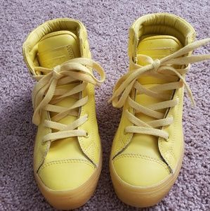 Yellow Converse w/ gum rubber